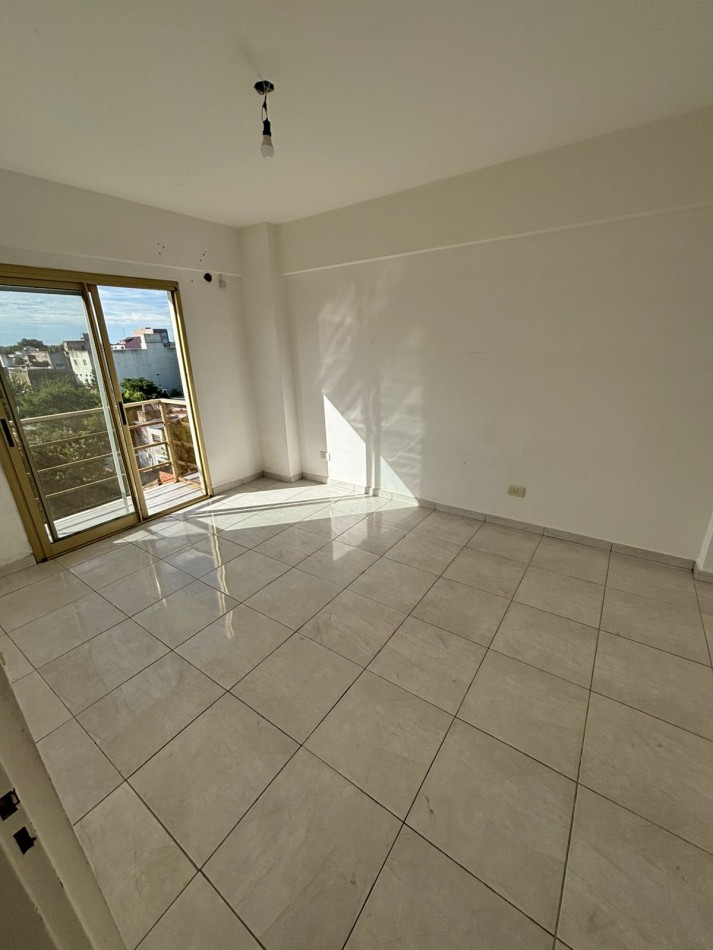 DEPARTAMENTO 3 AMBIENTES CON COCHERA EN VENTA SAN MIGUEL 