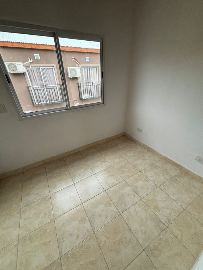 DUPLEX 3 AMBIENTES CON PATIO MUÑIZ