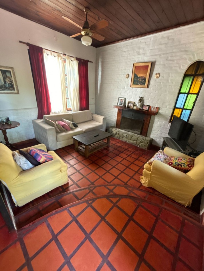 CASA 4 AMBIENTES CON PILETA Y PATIO 