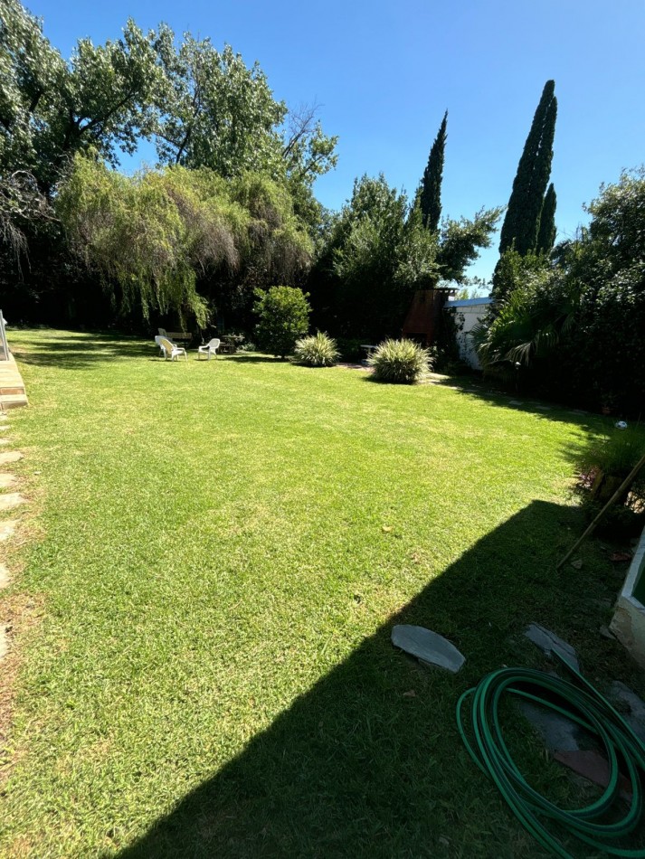 CASA 4 AMBIENTES CON PILETA Y PATIO 