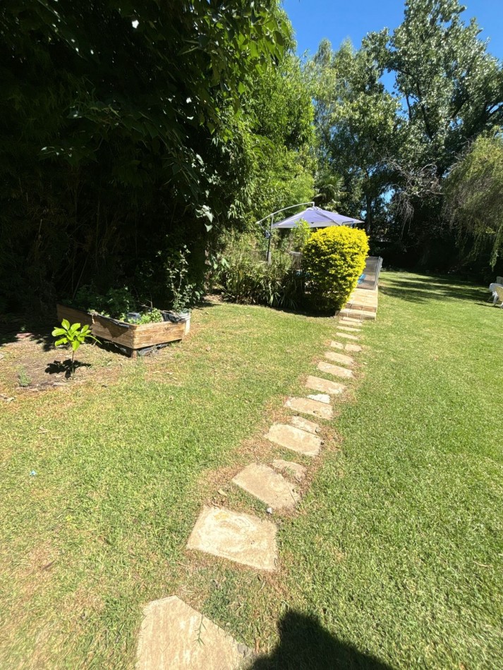 CASA 4 AMBIENTES CON PILETA Y PATIO 