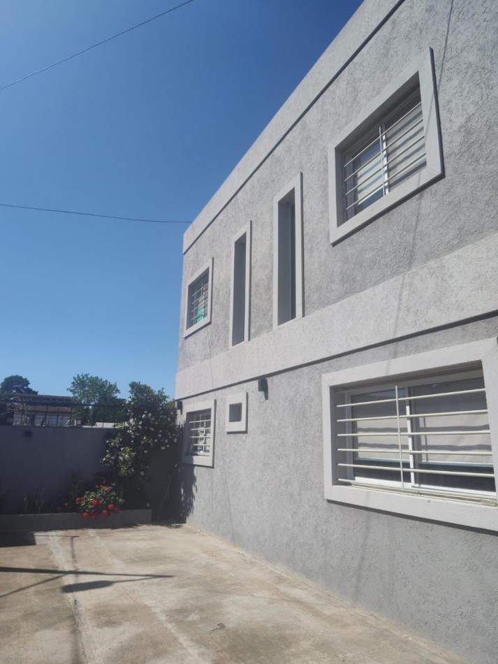 DUPLEX 3 AMBIENTES CON COCHERA 