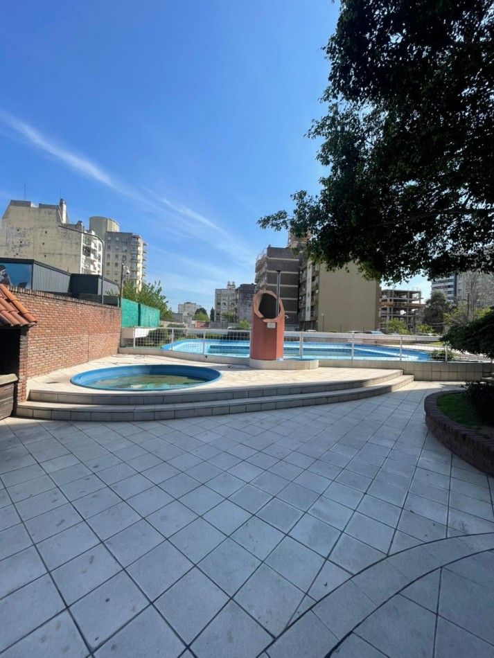 DOS AMBIENTES CON BALCON EN EDIFICIO BARCELONA 