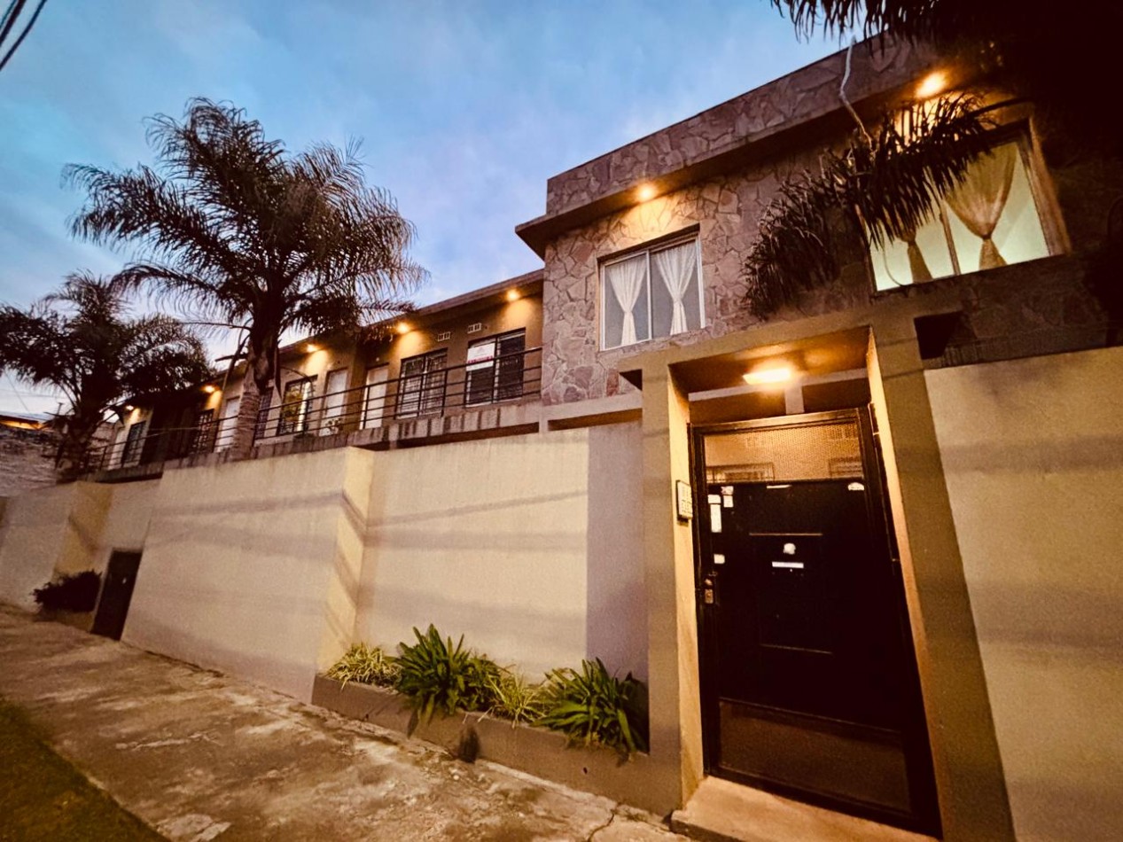 DOS AMBIENTES CON COCHERA EN PLANTA ALTA EN VENTA 