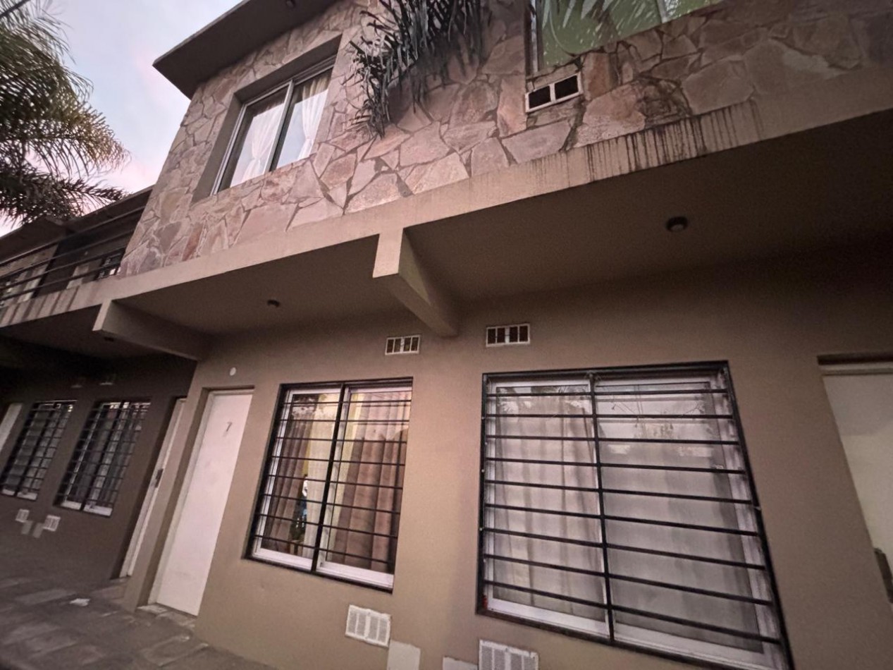 DOS AMBIENTES CON COCHERA EN PLANTA ALTA EN VENTA 