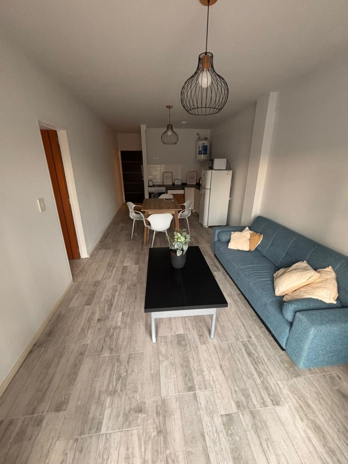 DOS AMBIENTES CON BALCON Y PARRILLA 