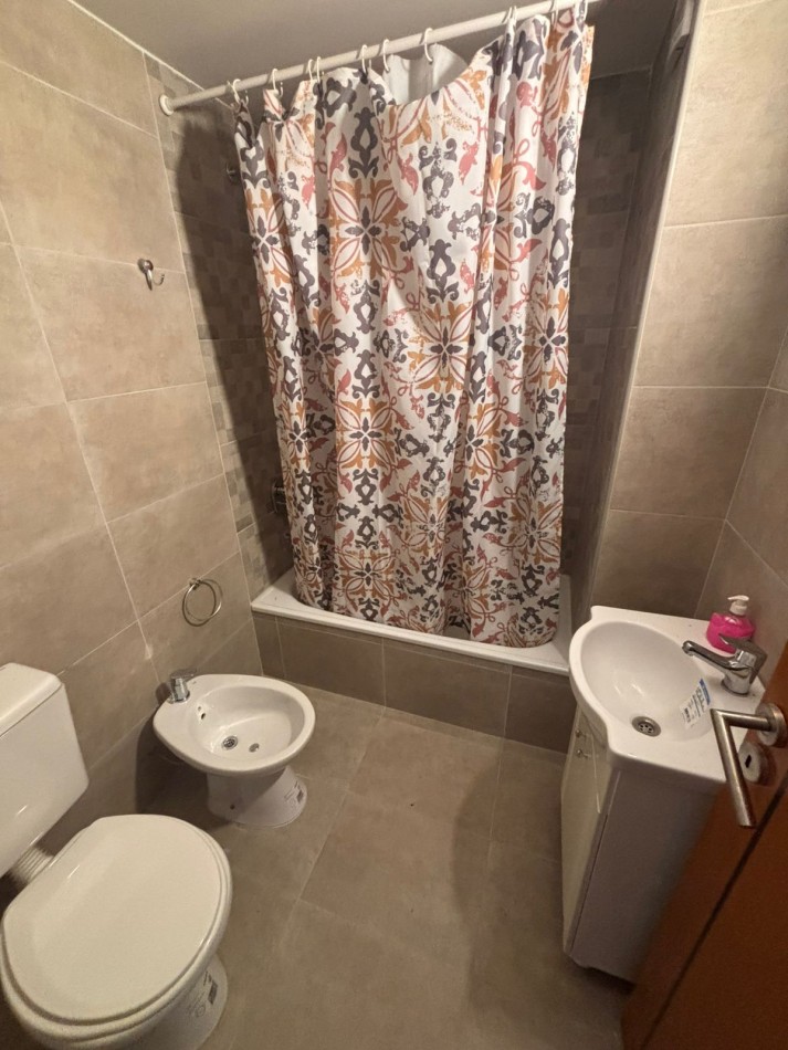 DOS AMBIENTES CON BALCON Y PARRILLA 