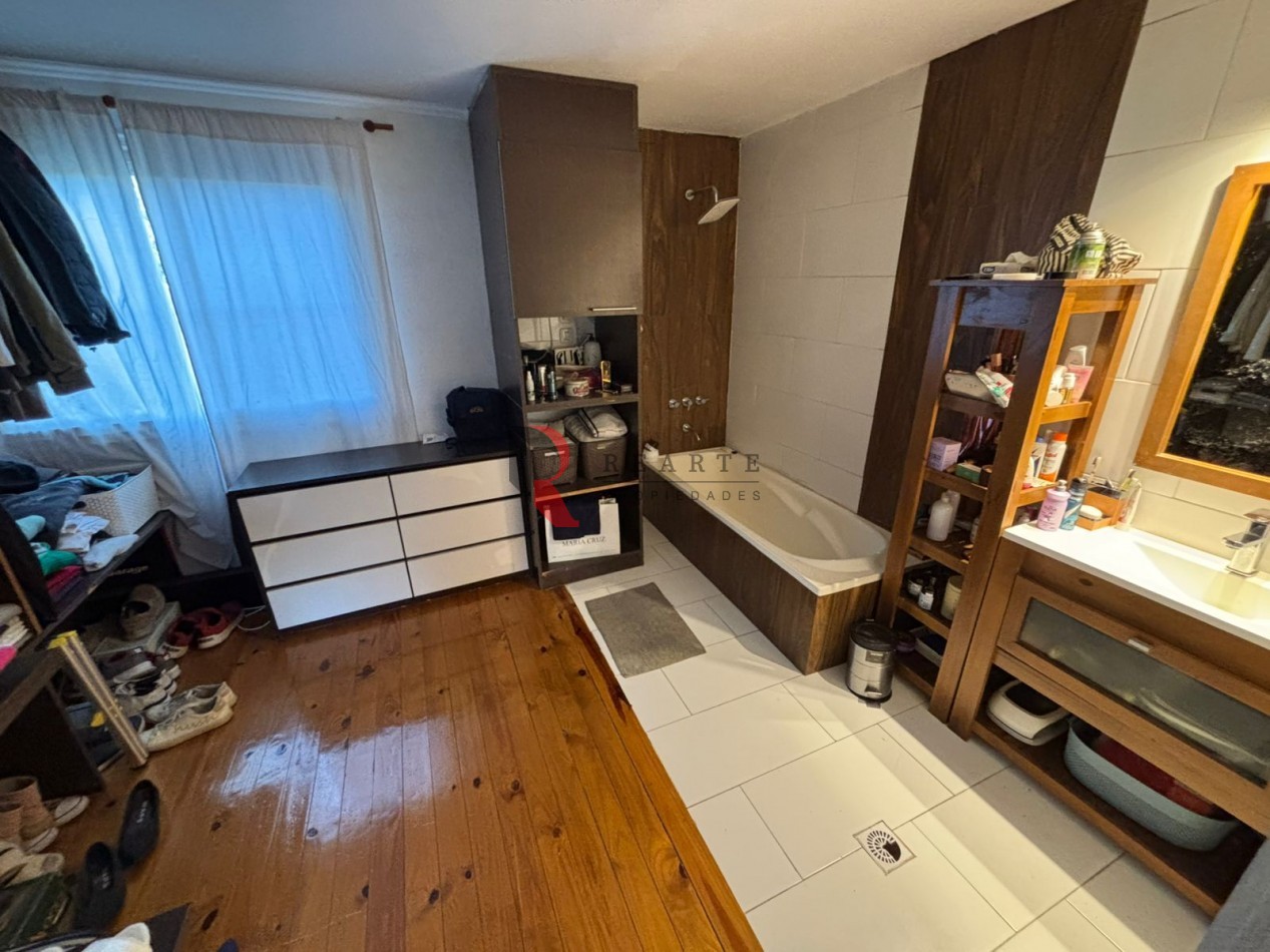 Casa 5 ambientes con lote amplio en Tortuguitas 