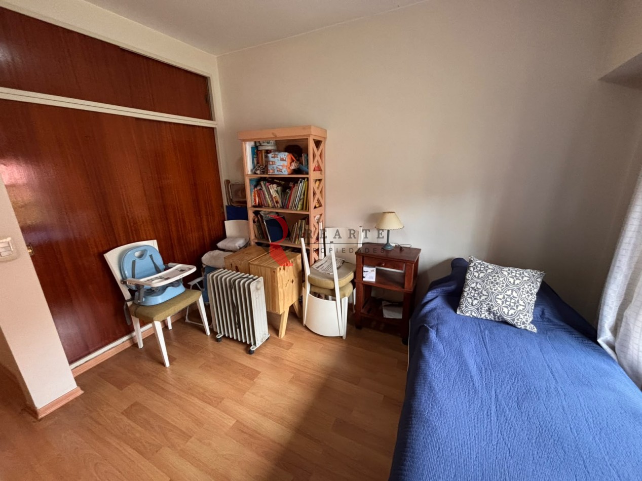 CASA 4 AMBIENTES CON COCHERA Y PATIO CON PILETA