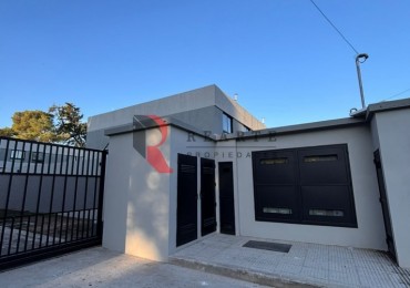 DUPLEX 3 AMBIENTES CON PATIO Y ESPACIO VEHICULAR 